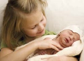 newborn and big sister